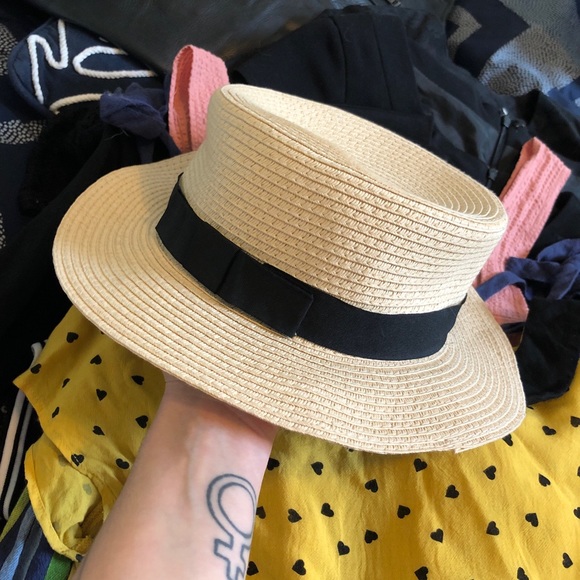 SUMMER HAT WITH BLACK RIBBON AND FLAT BOW - Picture 1 of 8